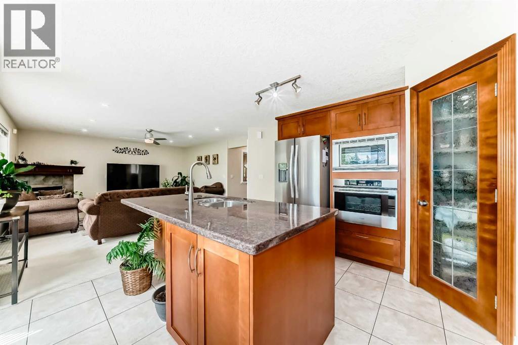 Single Family House for Sale in  Scenic View Close NW Scenic Acres Calgary 