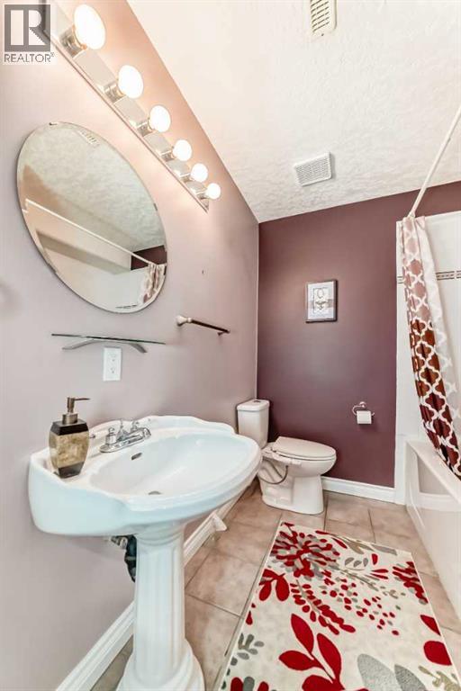 Single Family House for Sale in  Scenic View Close NW Scenic Acres Calgary 