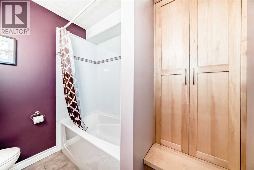 Single Family House for Sale in  Scenic View Close NW Scenic Acres Calgary 