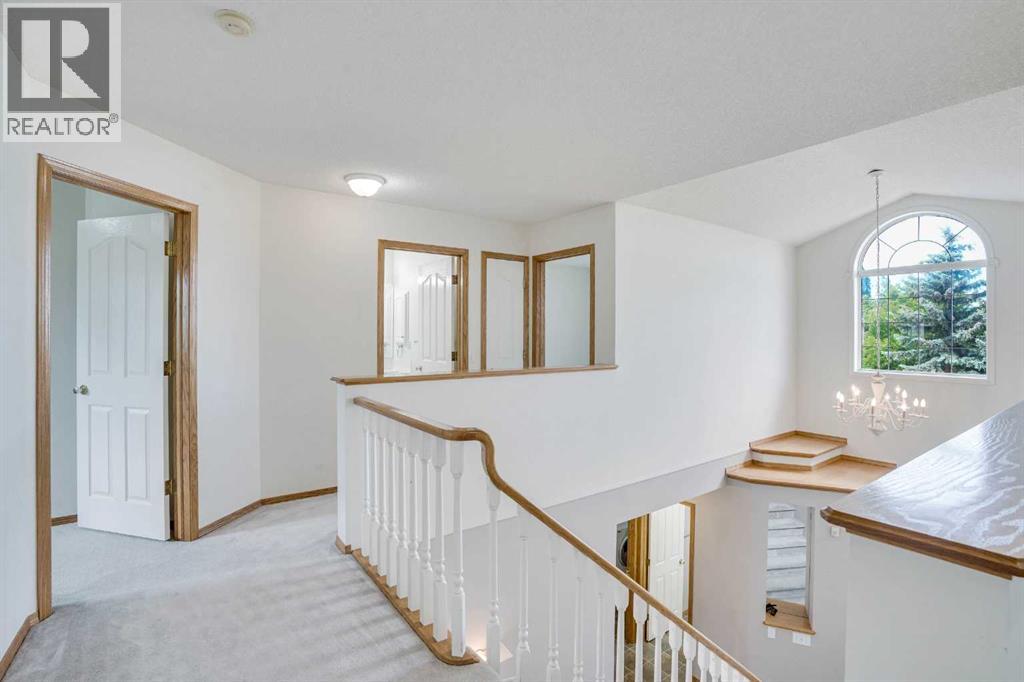 Single Family House for Sale in  Edgevalley Close NW Edgemont Calgary 