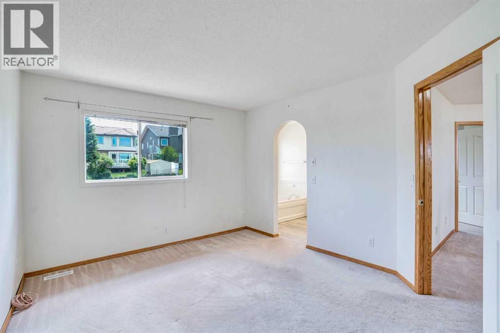 Single Family House for Sale in  Edgevalley Close NW Edgemont Calgary 