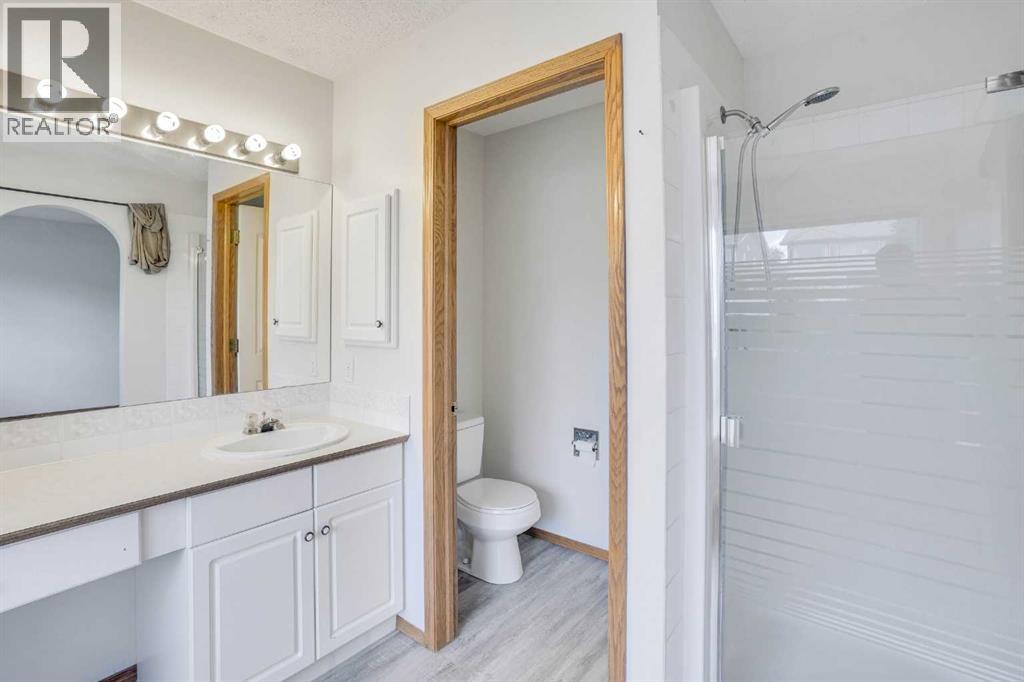 Single Family House for Sale in  Edgevalley Close NW Edgemont Calgary 