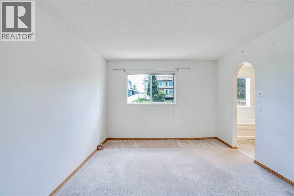 Single Family House for Sale in  Edgevalley Close NW Edgemont Calgary 