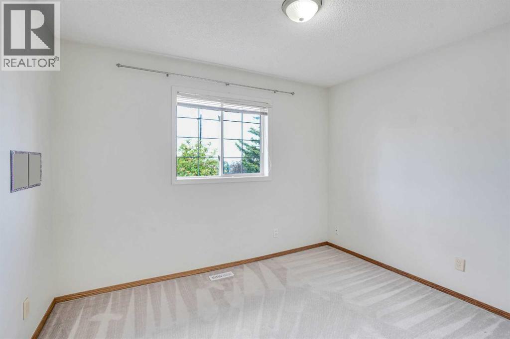 Single Family House for Sale in  Edgevalley Close NW Edgemont Calgary 