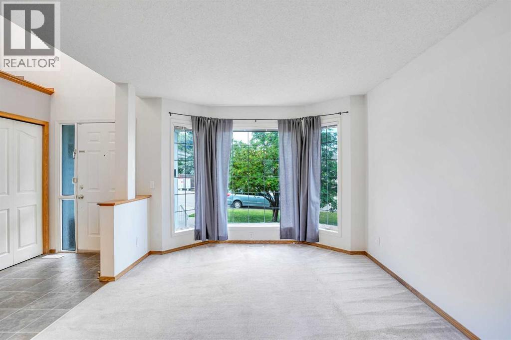 Single Family House for Sale in  Edgevalley Close NW Edgemont Calgary 