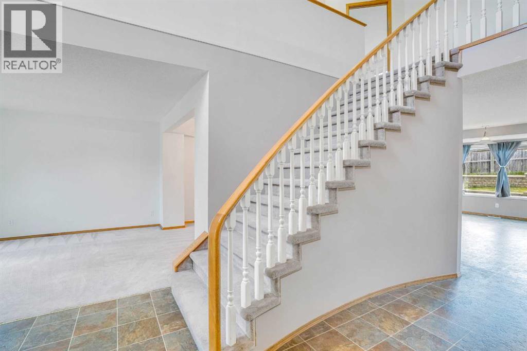 Single Family House for Sale in  Edgevalley Close NW Edgemont Calgary 