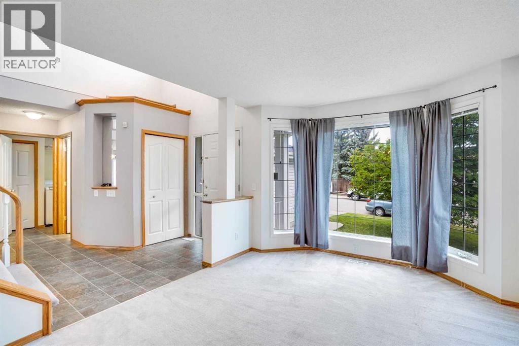 Single Family House for Sale in  Edgevalley Close NW Edgemont Calgary 