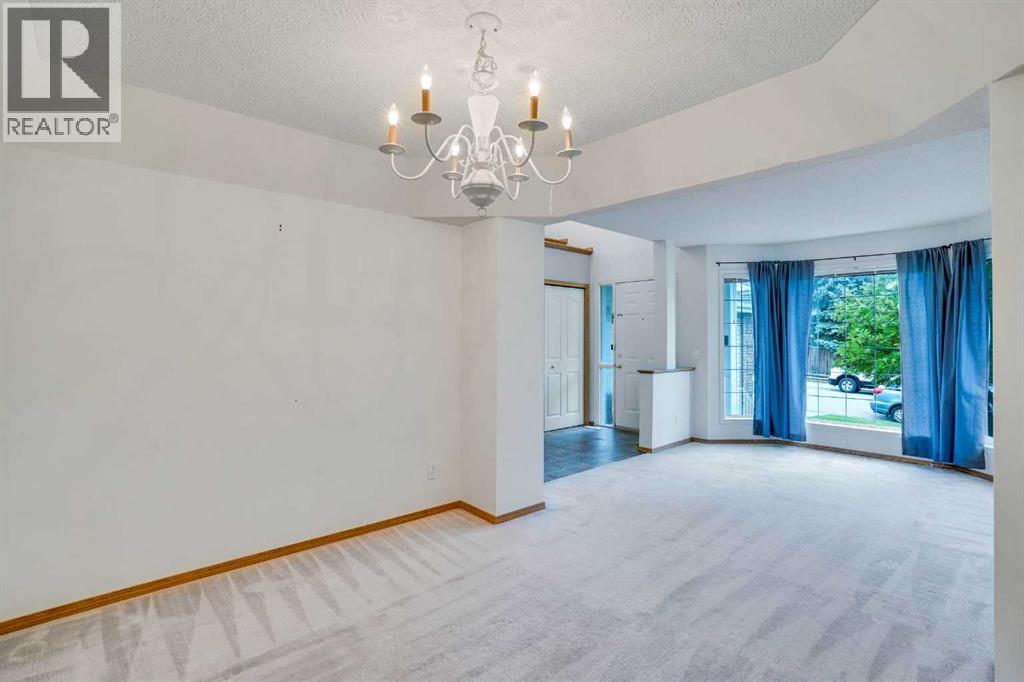 Single Family House for Sale in  Edgevalley Close NW Edgemont Calgary 