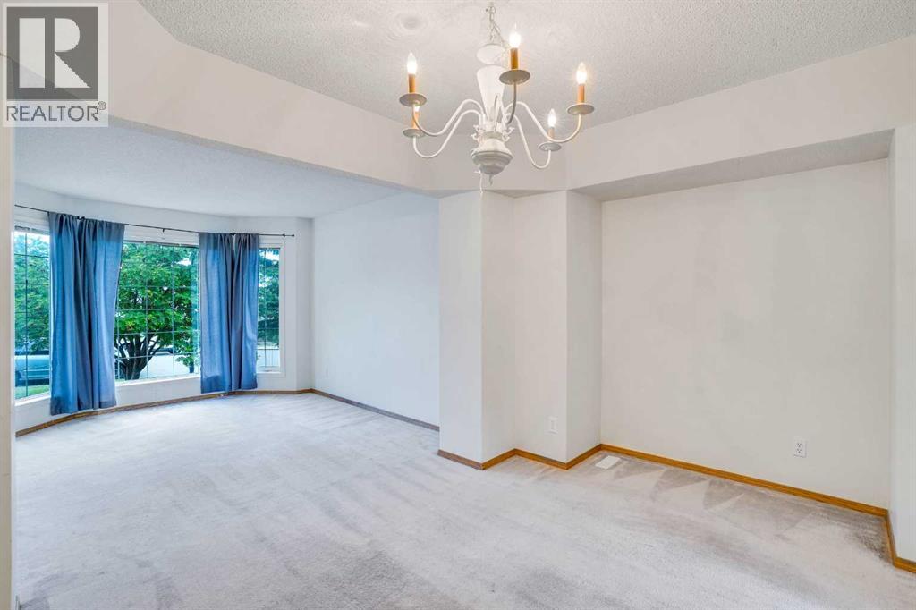 Single Family House for Sale in  Edgevalley Close NW Edgemont Calgary 