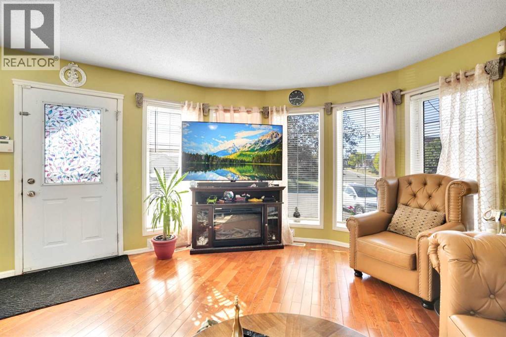 Single Family House for Sale in  Taralea Gardens NE Taradale Calgary 