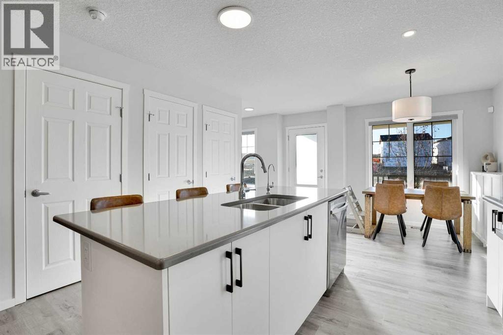 Single Family House for Sale in  Yorkville Boulevard SW Yorkville Calgary 