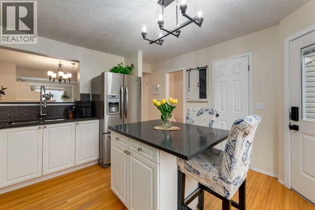 Single Family House for Sale in   Avenue SW South Calgary Calgary 