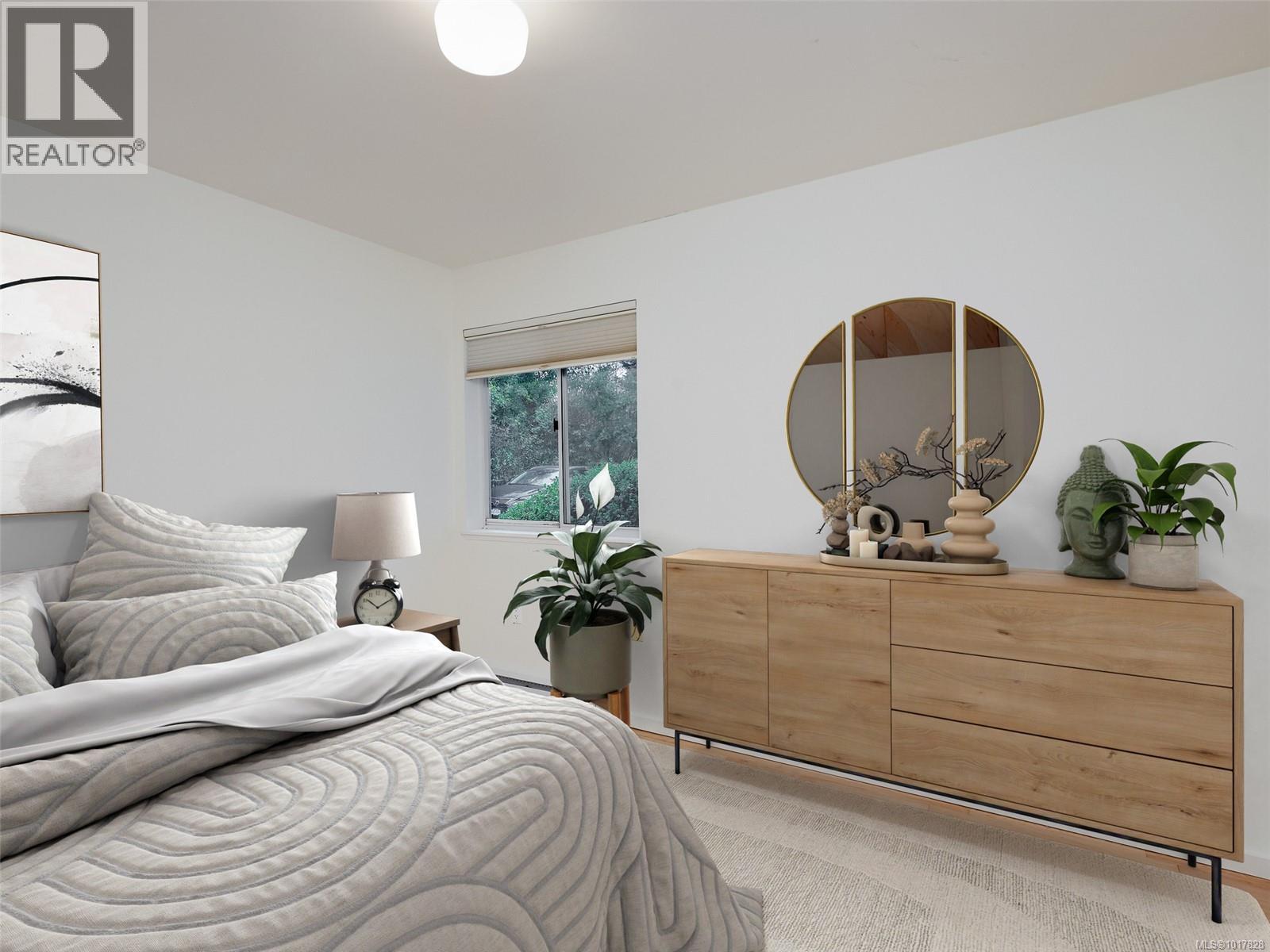 8 2070 Amelia Avenue, Sidney