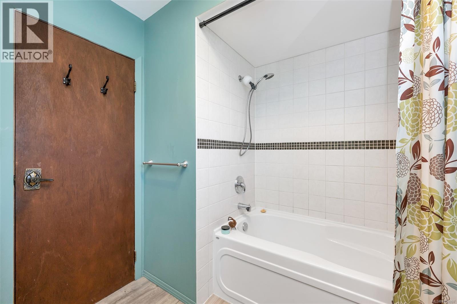 277 MALIVIEW DR - 12