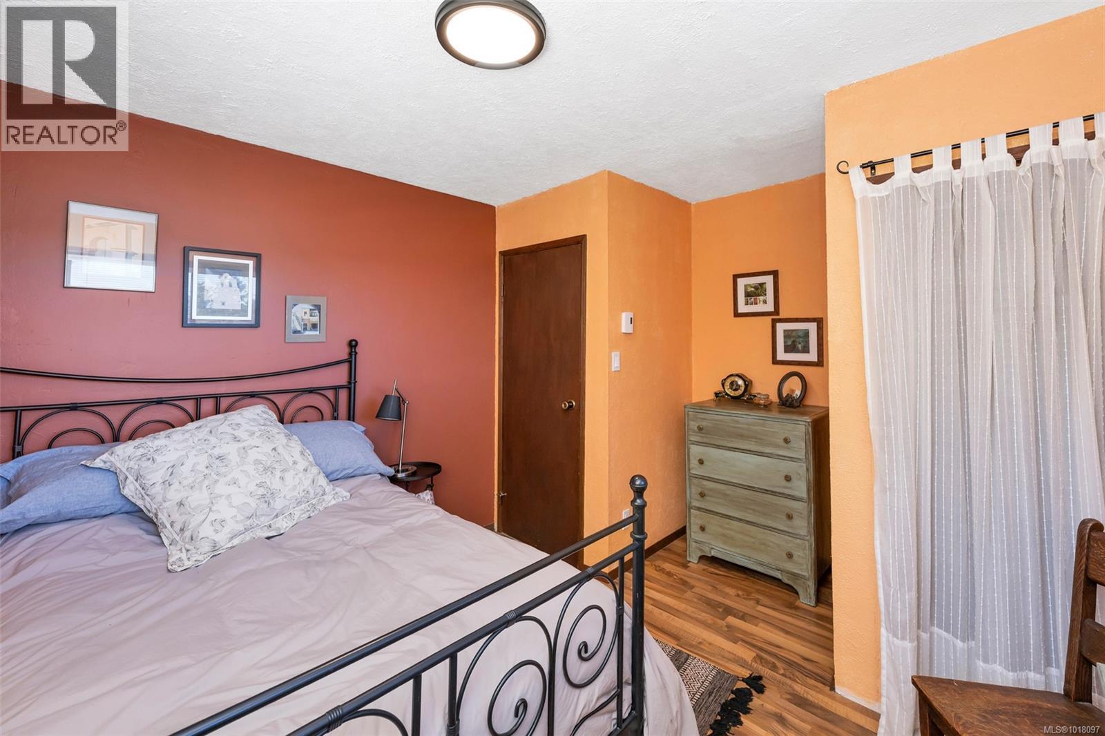 277 MALIVIEW DR - 18