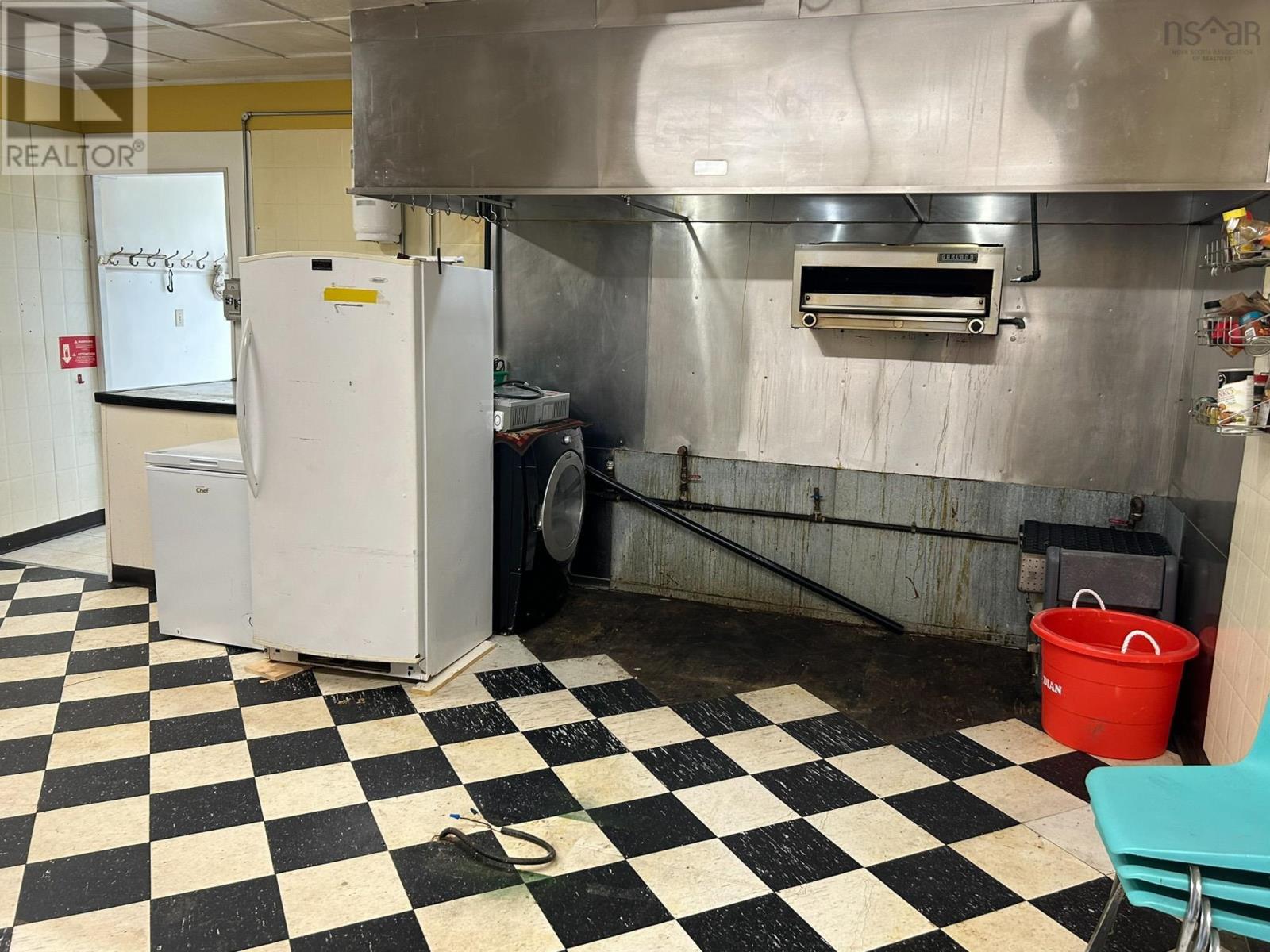 Property 32 of 35 of 2656 HIGHWAY 376