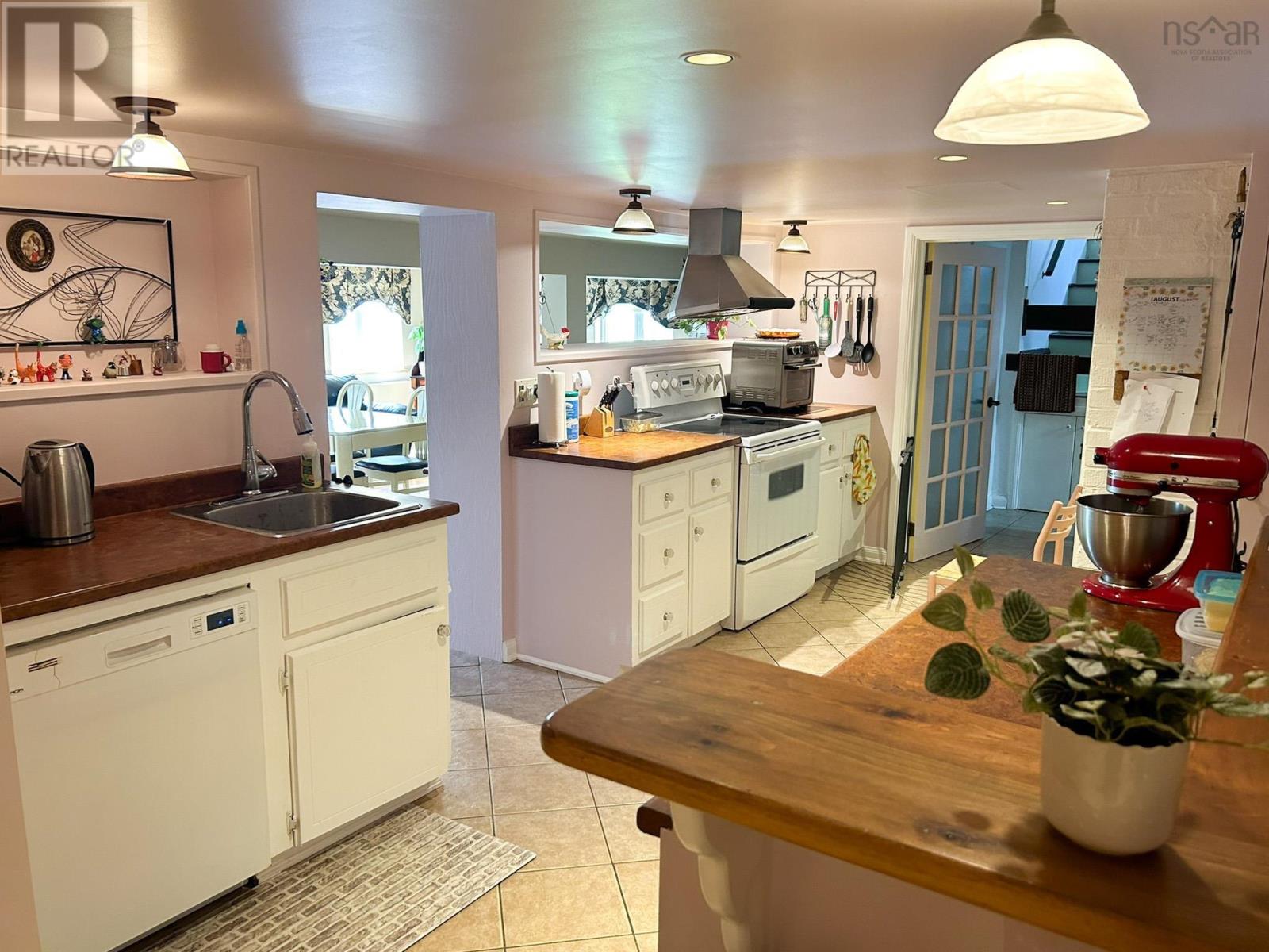 Property 20 of 35 of 2656 HIGHWAY 376