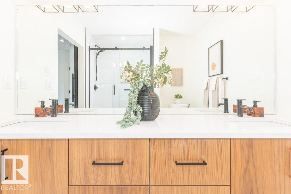 11441 74 AV NW, Edmonton