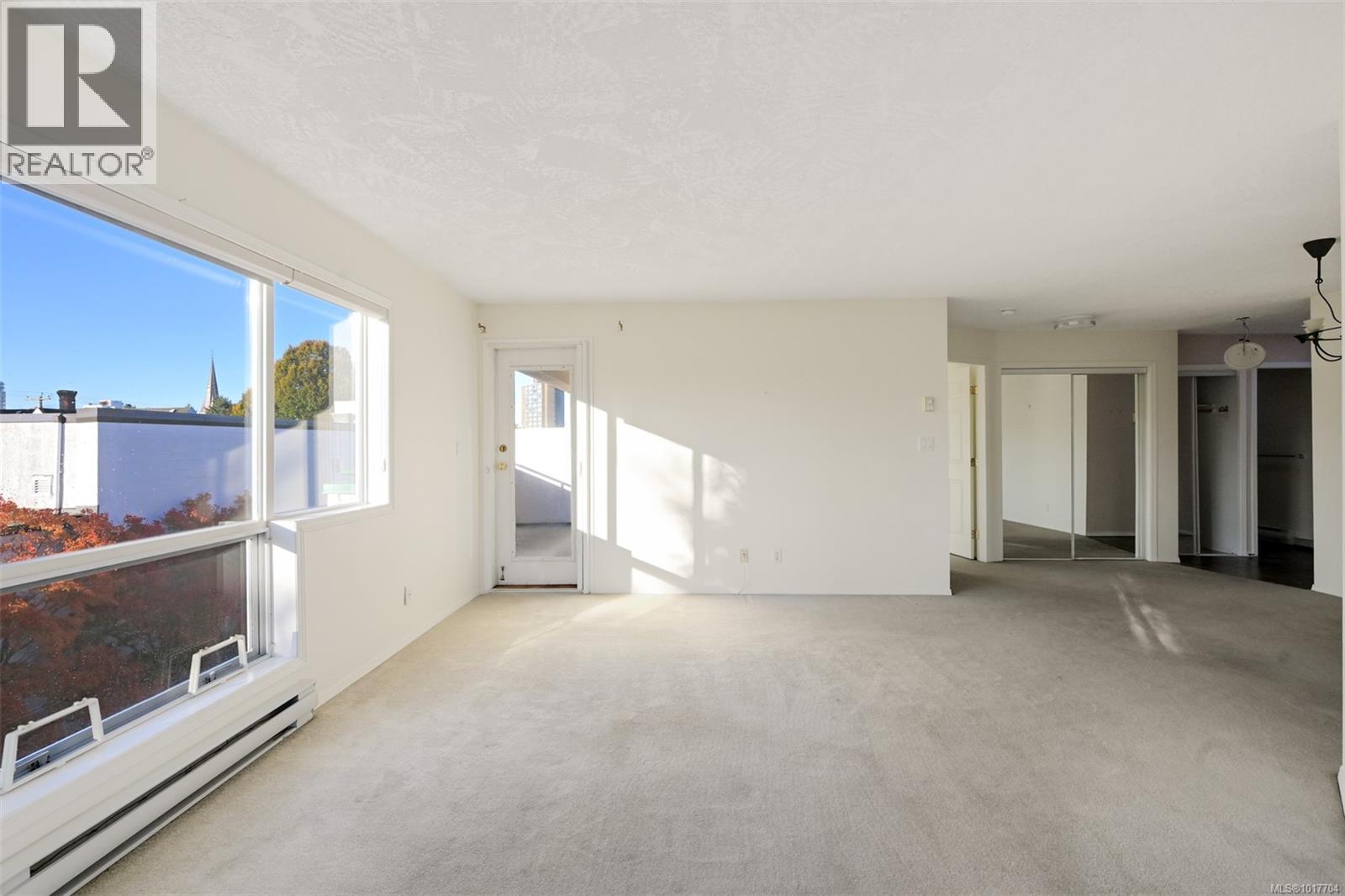 #302 1007 CALEDONIA AVE - 11