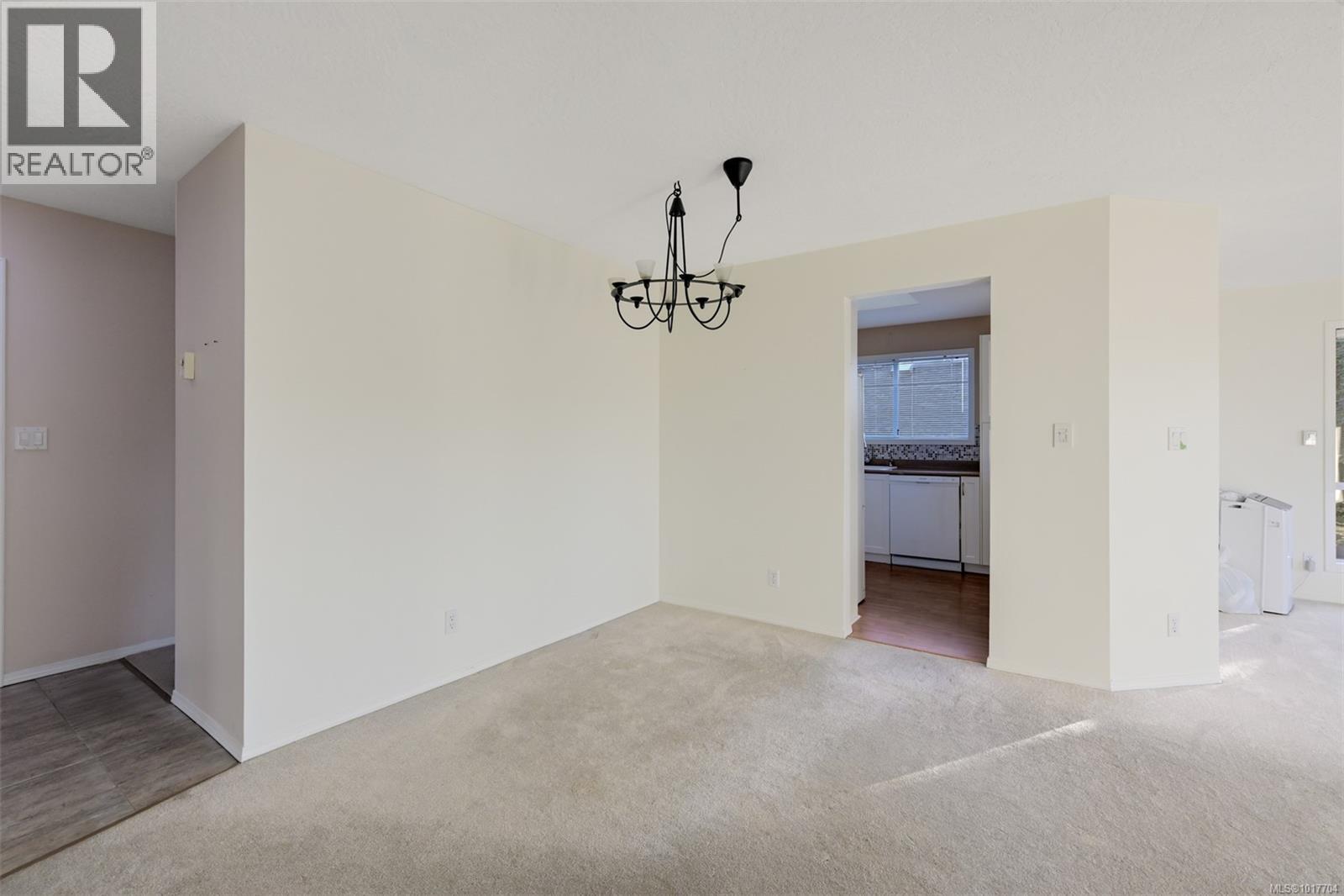 #302 1007 CALEDONIA AVE - 17