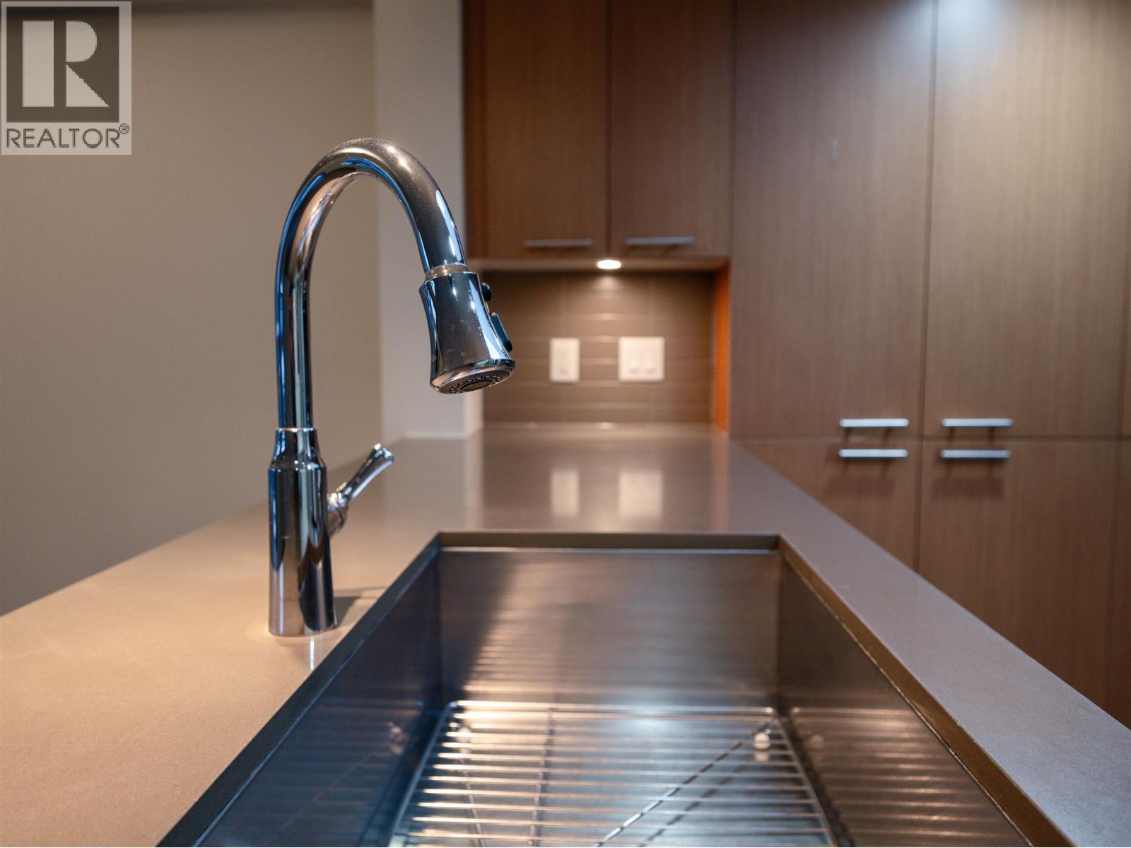 614 95 MOODY STREET, Port Moody