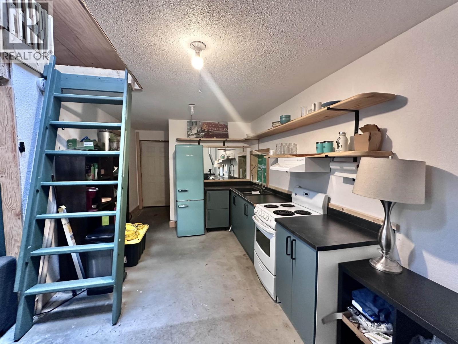 1144 6TH AVENUE, Valemount