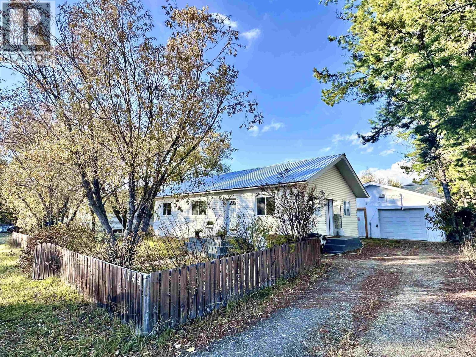 1144 6TH AVENUE, Valemount