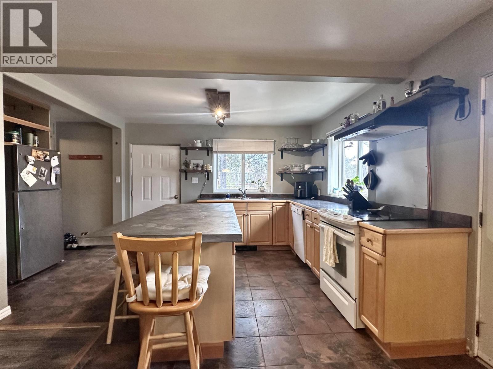 1144 6TH AVENUE, Valemount