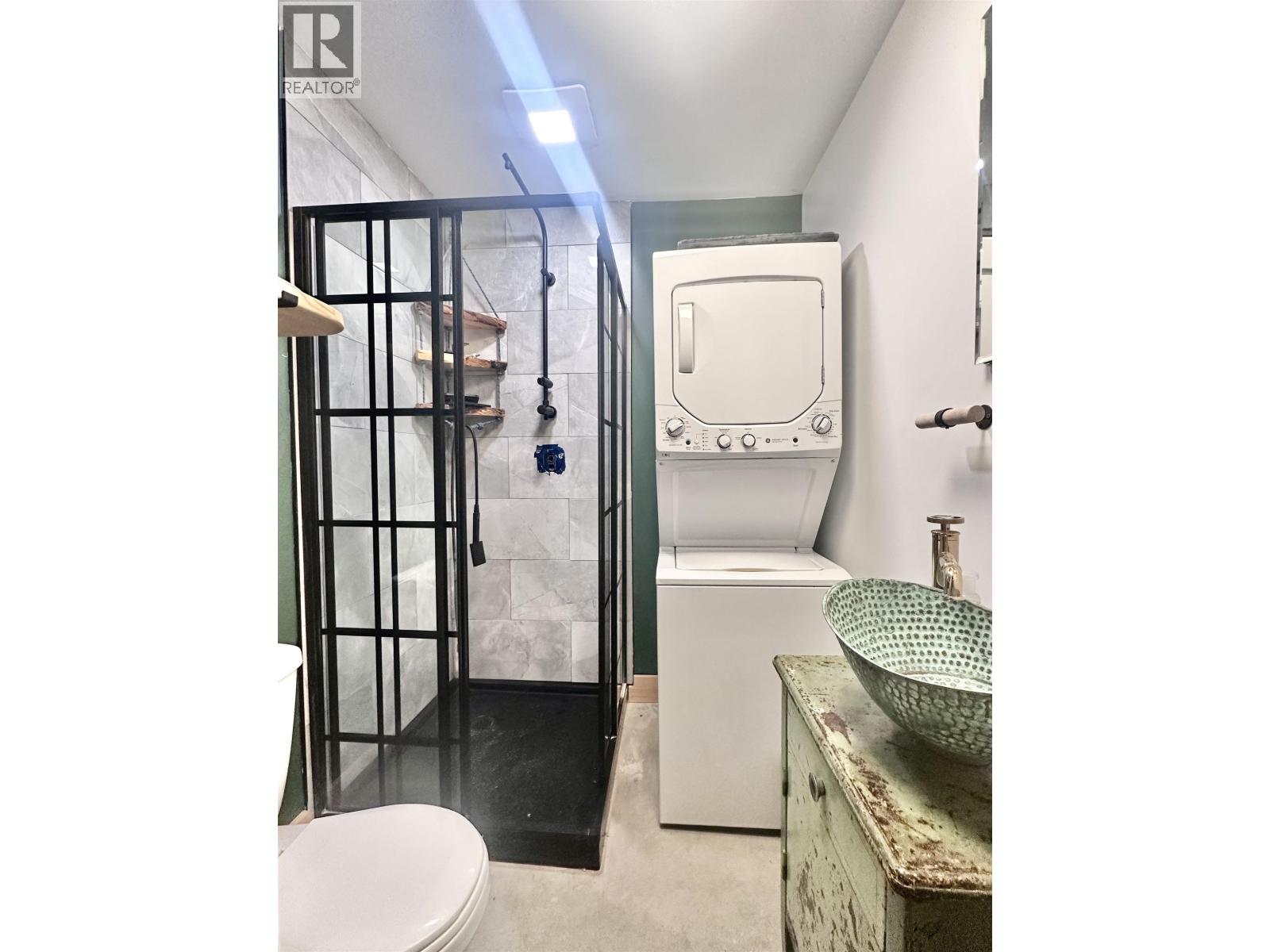 1144 6TH AVENUE, Valemount