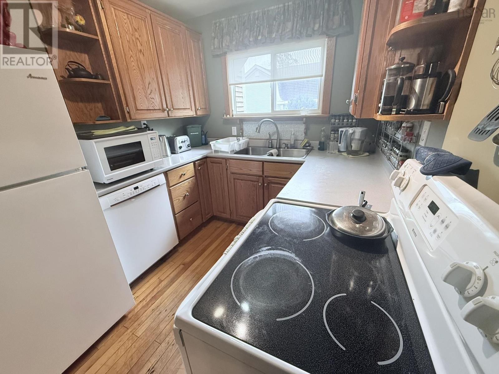 Property 17 of 47 of 89 WELSFORD Street