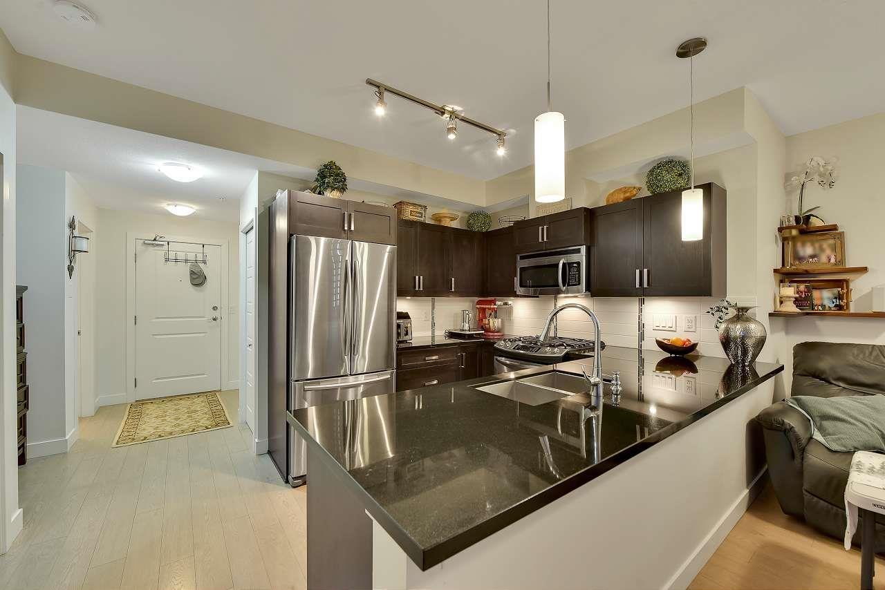 301 20058 FRASER HIGHWAY, Langley