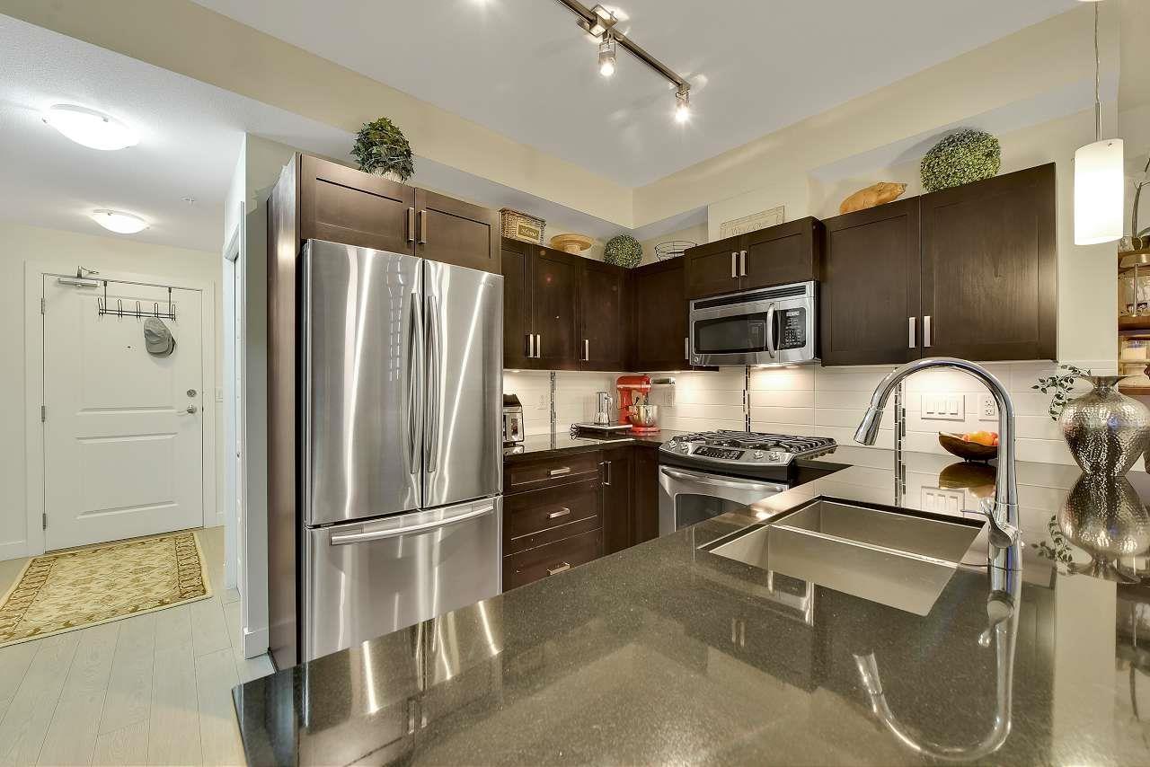 301 20058 FRASER HIGHWAY, Langley