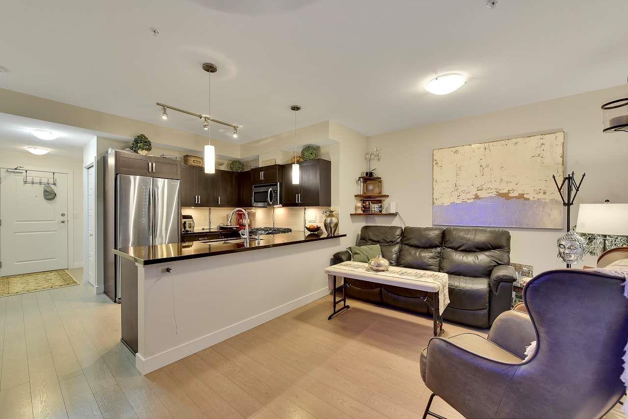 301 20058 FRASER HIGHWAY, Langley