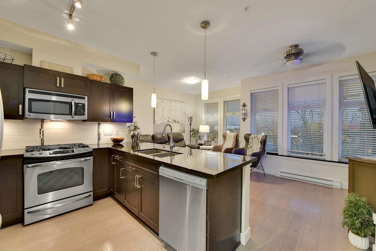 301 20058 FRASER HIGHWAY, Langley