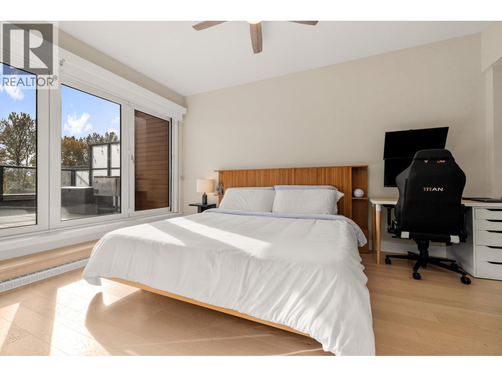 404 260 SALTER STREET, New Westminster