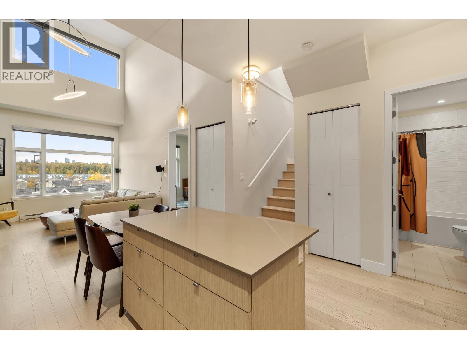 404 260 SALTER STREET, New Westminster