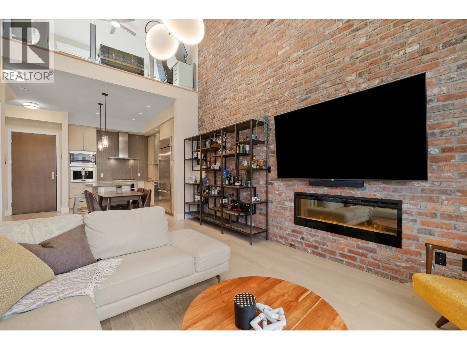 404 260 SALTER STREET, New Westminster