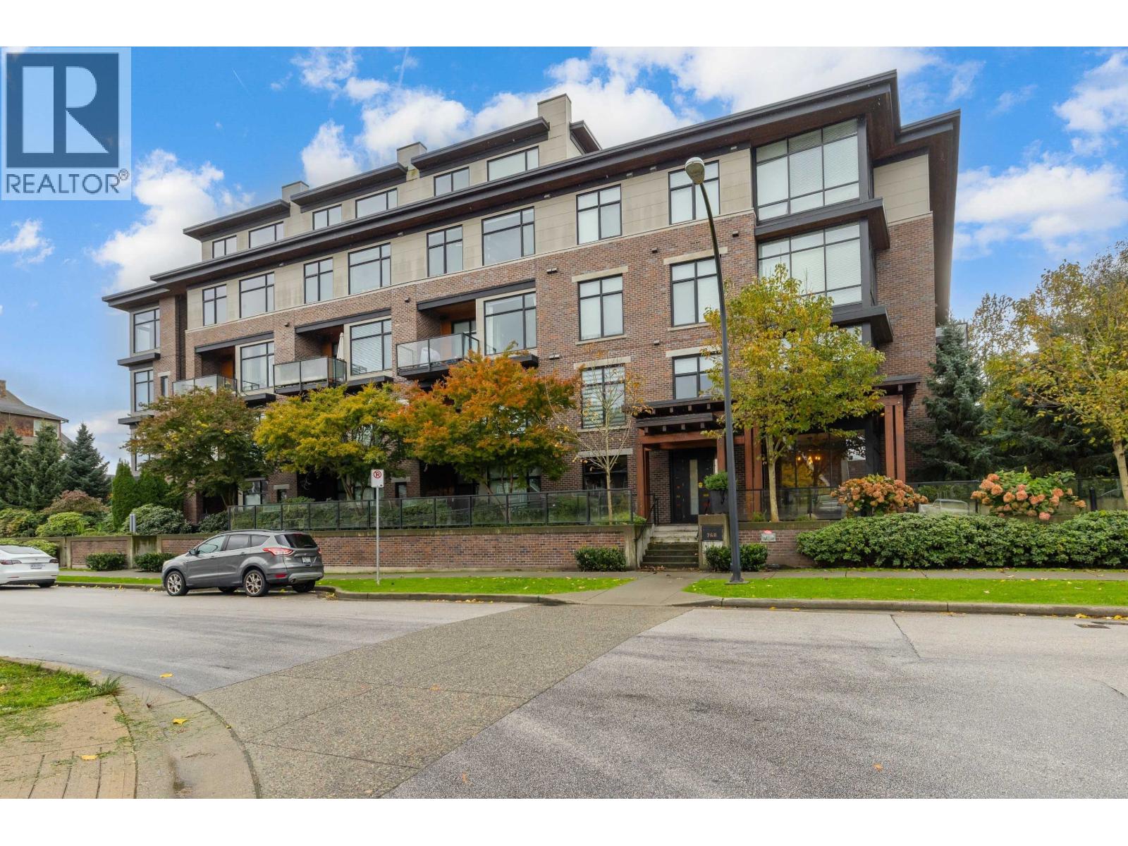 404 260 SALTER STREET, New Westminster