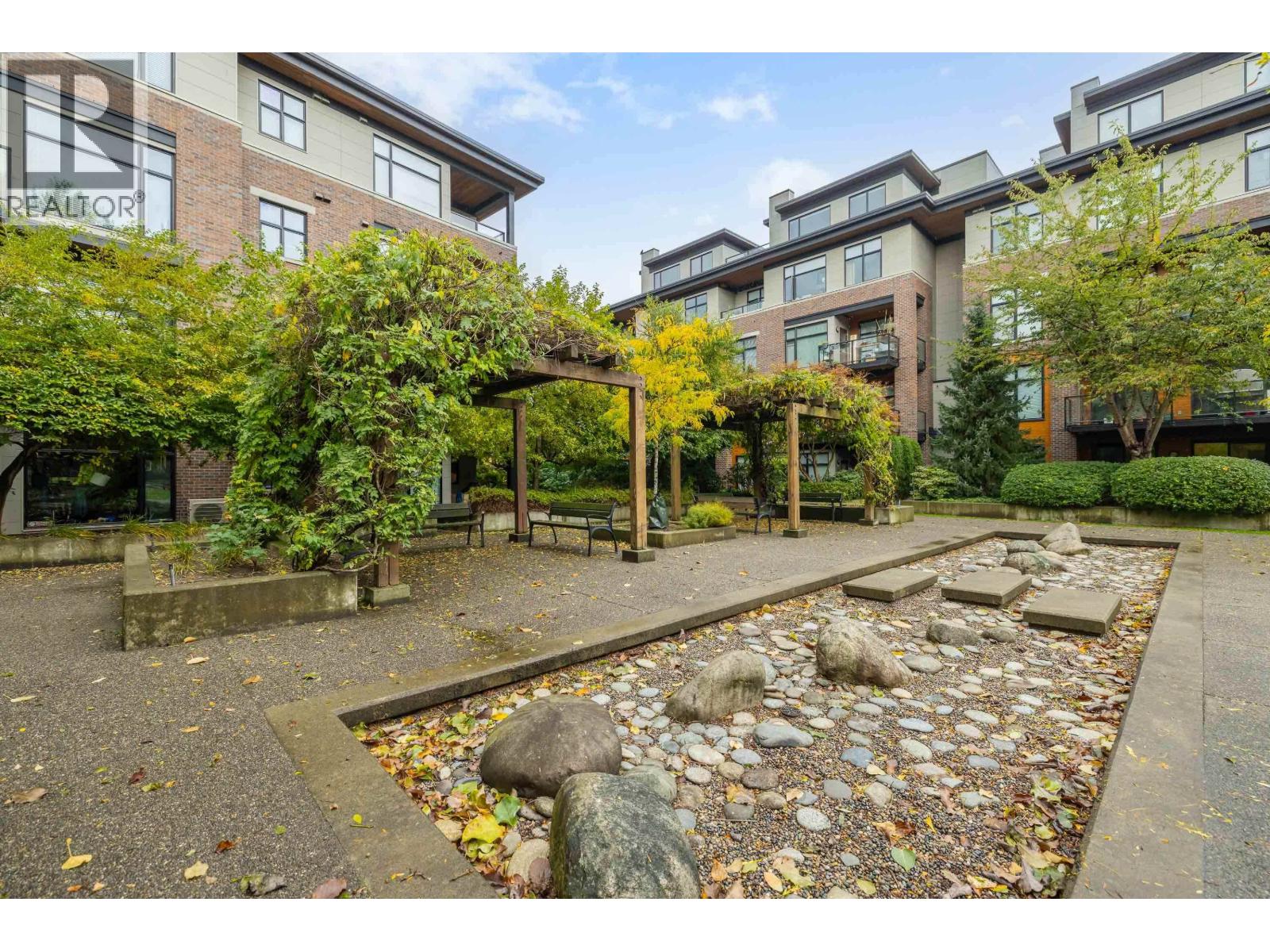 404 260 SALTER STREET, New Westminster