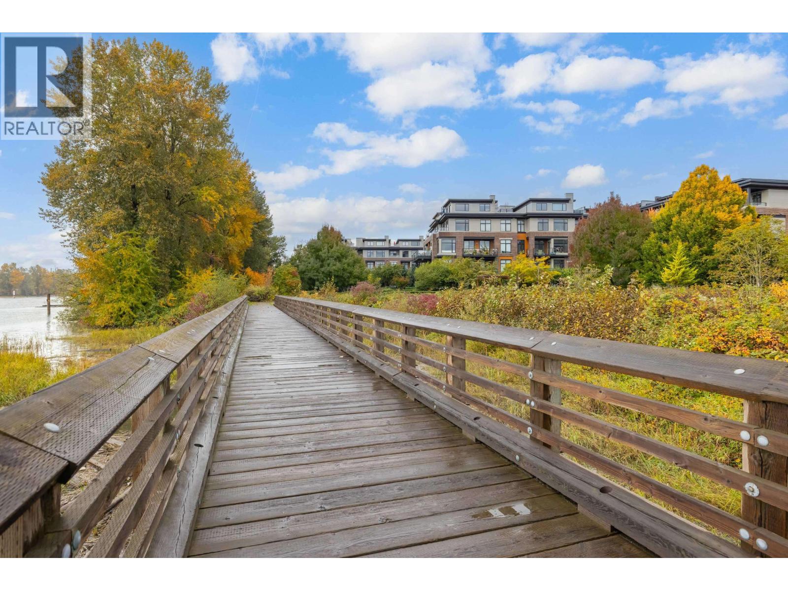 404 260 SALTER STREET, New Westminster