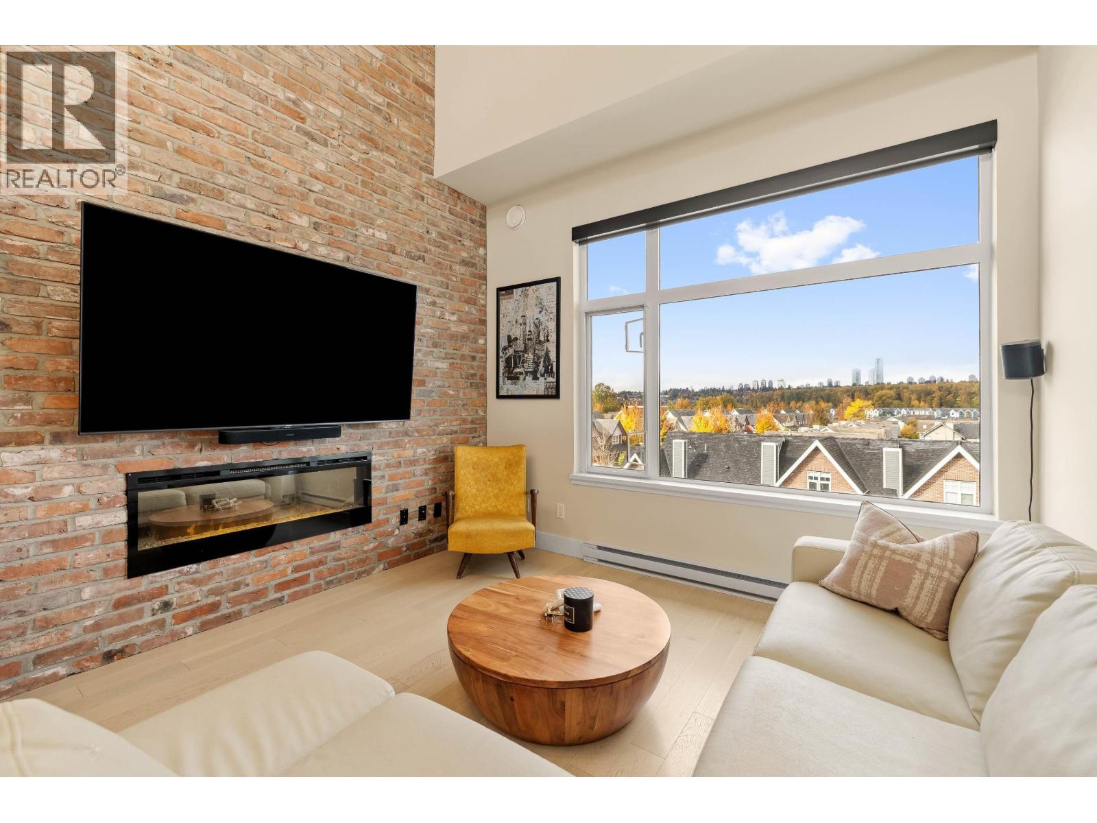 404 260 SALTER STREET, New Westminster