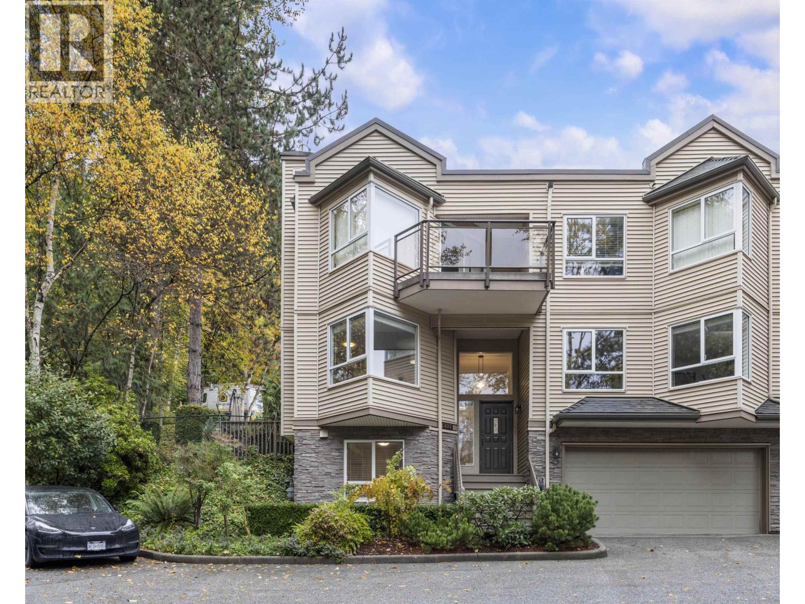 227 1215 LANSDOWNE DRIVE, Coquitlam