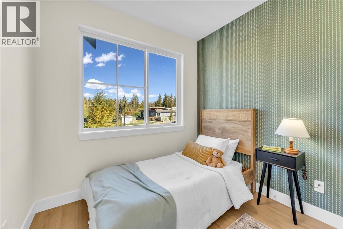 8 10392 240A STREET, Maple Ridge