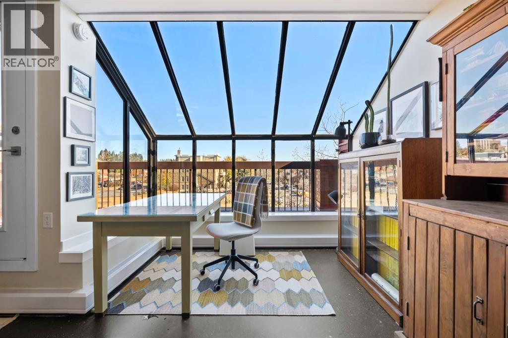 Single Family House Multi-level for Sale in    Avenue NW Hillhurst Calgary 