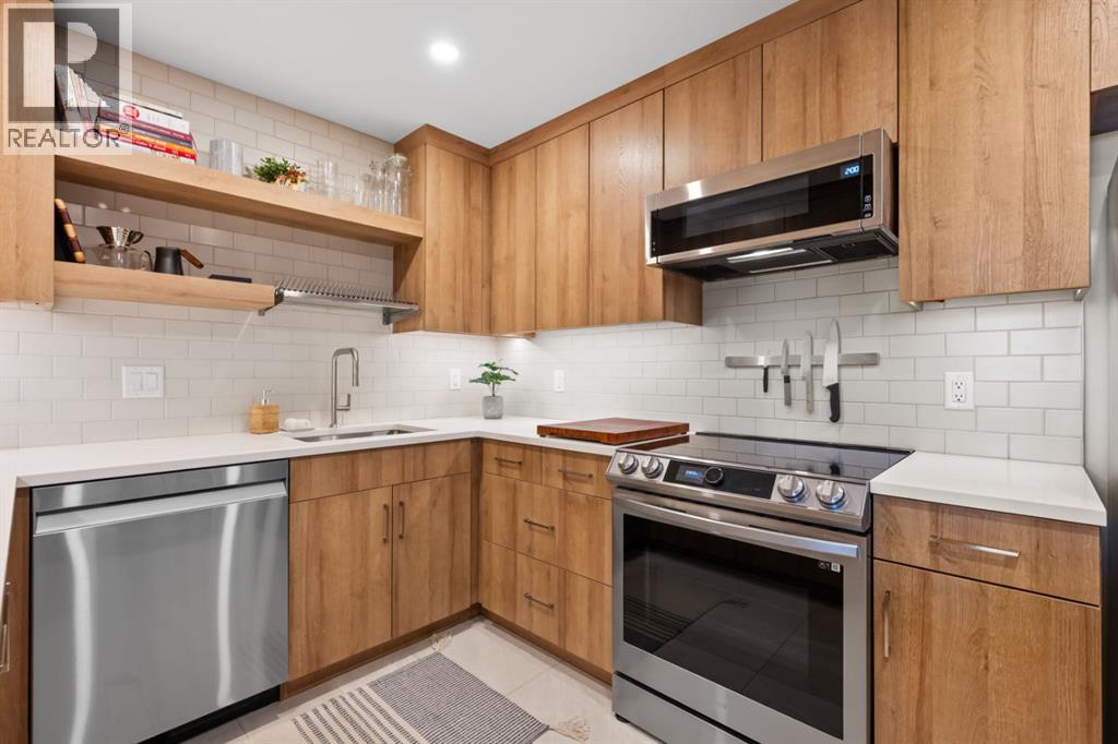 Single Family House Multi-level for Sale in    Avenue NW Hillhurst Calgary 