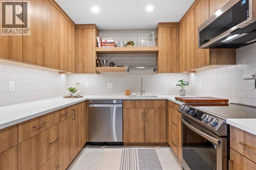 Single Family House Multi-level for Sale in    Avenue NW Hillhurst Calgary 