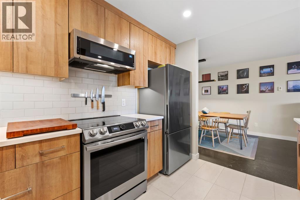 Single Family House Multi-level for Sale in    Avenue NW Hillhurst Calgary 