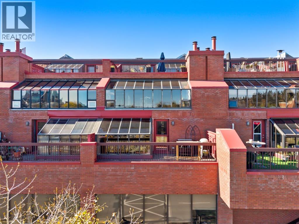 Single Family House Multi-level for Sale in    Avenue NW Hillhurst Calgary 