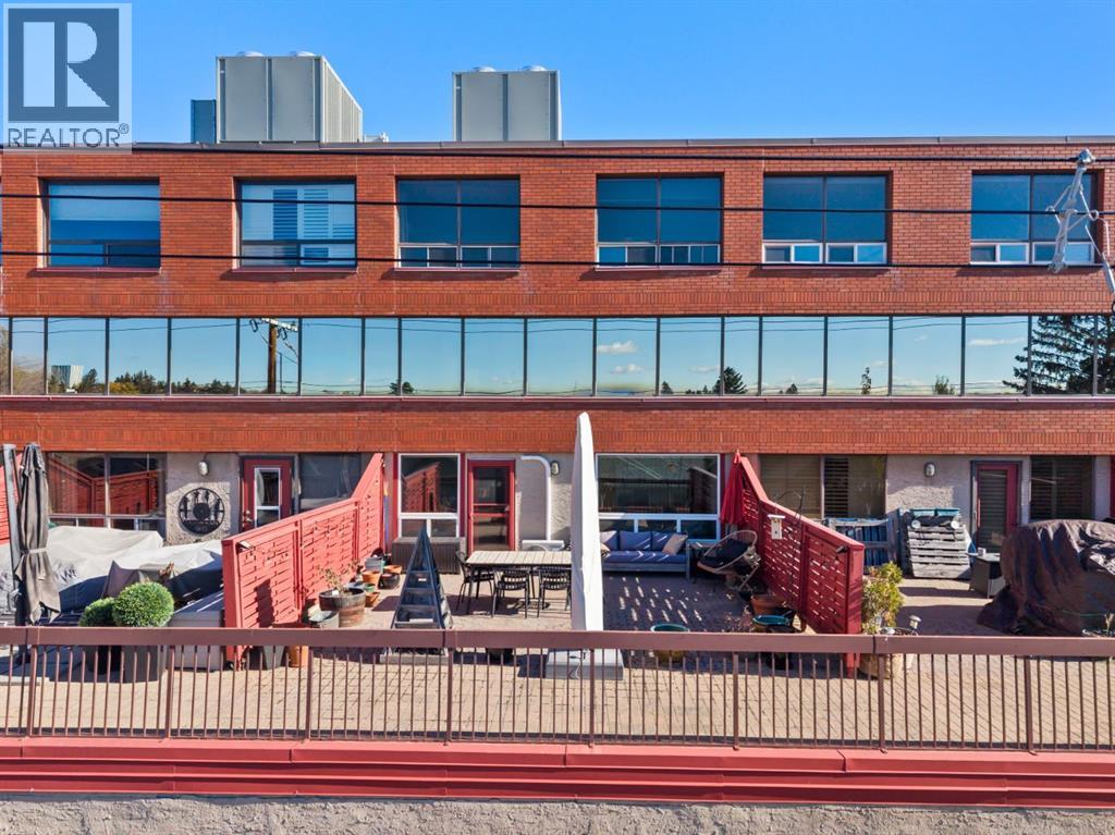 Single Family House Multi-level for Sale in    Avenue NW Hillhurst Calgary 