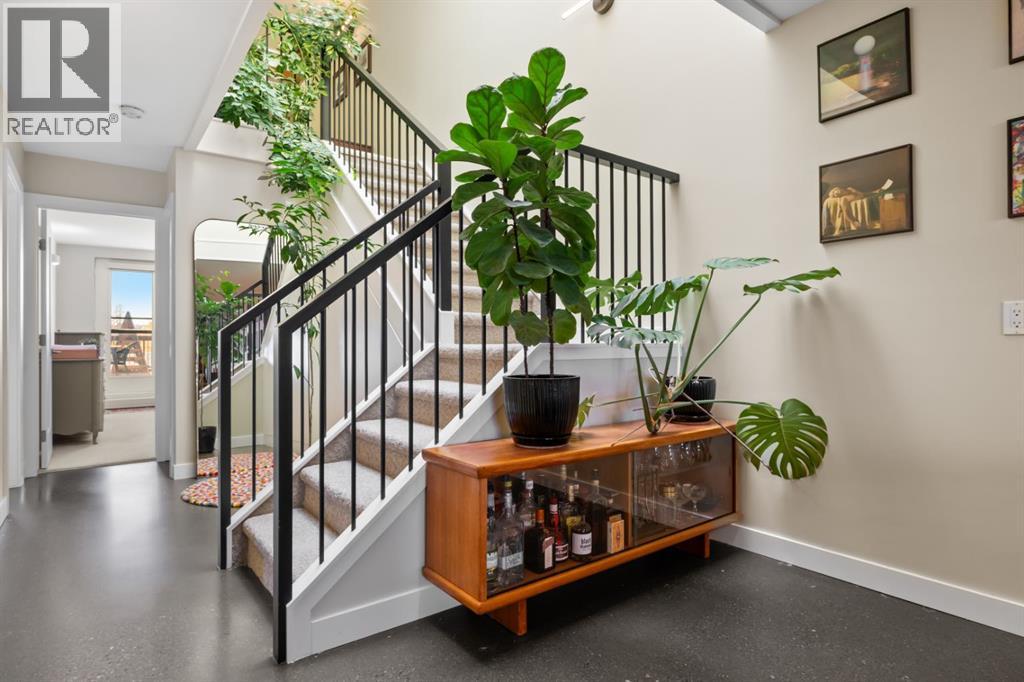 Single Family House Multi-level for Sale in    Avenue NW Hillhurst Calgary 